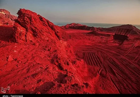 تصویر 2 از خاک سرخ صنعتی غنی از مواد معدنی مفید